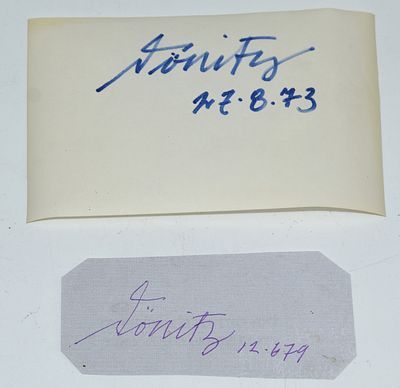 2 OU Karl D&ouml;nitz. 2 original signatures Karl D&ouml;nitz, felt-tip pen and ballpoint pen original 