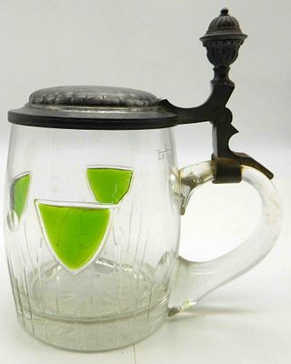 Memory beer mug 1906. Commemorative beer stein 1906, 0.5 L., faceted glass, centered 3 plastic 