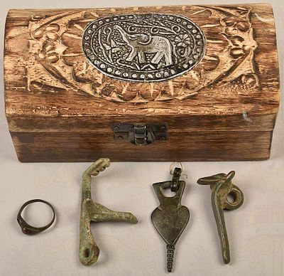 4 Roman artefacts/archaelogical finds. 4 Roman artifacts/ground finds, all bronze, cleaned 