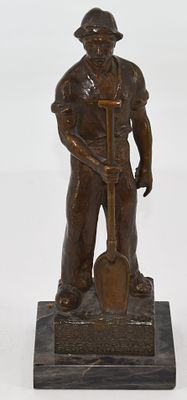 Statue Municipal Worker about 1930. Statuette of a municipal worker, cast bronze/patinated 