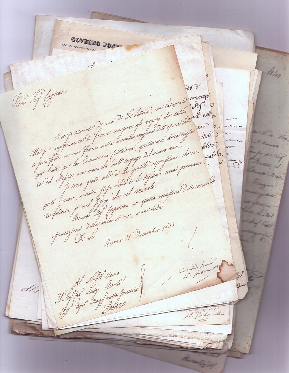 Corrispondenza composta da pi&ugrave; di quindici documenti, costituita da lettere su carta 