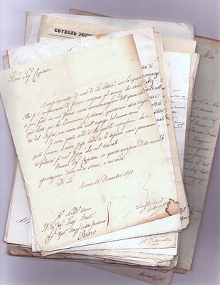 Corrispondenza composta da pi&ugrave; di quindici documenti, costituita da lettere su carta 