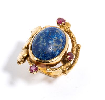 ALBERTO ZUCCHETTA &copy; (1938) - 18k yellow gold, set with three round rubies and a cabochon cut 