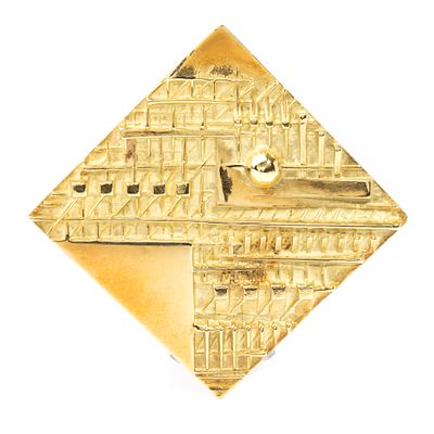 ARNALDO POMODORO (Morciano di Romagna, 1926 - Milano, 2025) - 18k yellow gold. A significant 