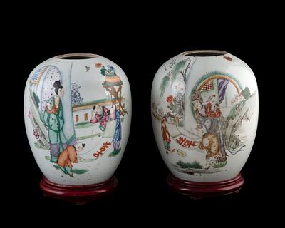 Coppia di vasi da zenzero in porcellana dipinta., Cina, dinastia Qing (1644-1912), XIX secolo. Al 
