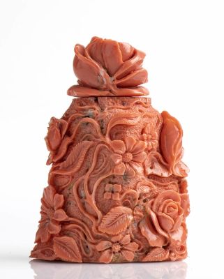 A Momo or Cerasuolo coral (Corallium Elatius) bottle shaped sculpture. Manifacture Guarracino 