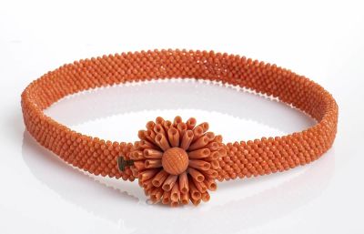 Small beads and calle flowers motif carved Sciacca coral (Corallium Rubrum) choker necklace; 