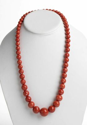 57 Cerasuolo coral (Corallium Elatius) graduated beads necklace. Manifacture Guarracino, Torre 
