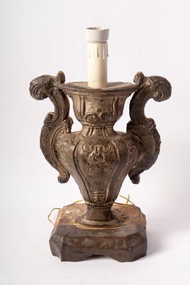 Electrified palm holder, late 18th early 19th century. 34 x 35 x 14.5 cm made of wood and 