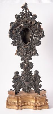 Relic holder, late 18th century. 60 x 25 x 13 cm in silver-plated copper, embossed and engraved 