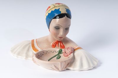 MANIFATTURA C.I.A. MANNA - 11 x 20 x 12 cm 
polychrome ceramic casting sculpture in the round. 