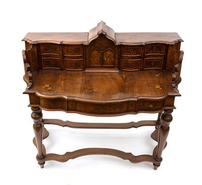 Inlaid writing desk with raised section, in walnut, Rome, 18th century. Height x width x depth: 