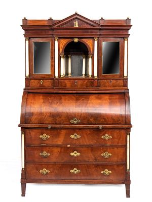 Double-bodied bureau with internal piano, Hamburg, 18th century. Height x width x depth: 214 x 