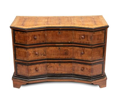 Three-drawer chest of drawers, Emilia region, first quarter of the 18th century. Height x width 