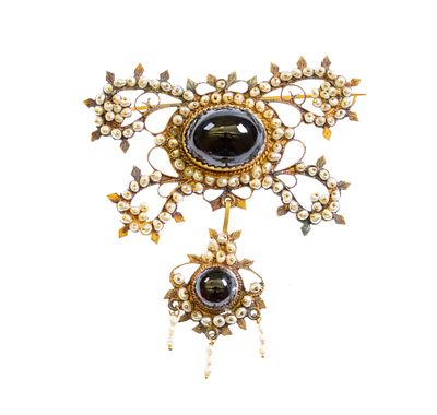 Gold and precious stones Sardinian brooch, late 19th early 20th century. Height x width: 6 x 5.4 
