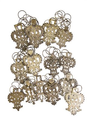 Lot of 7 solid silver ancient hairnet, 19th century. Height: 4 cm; Length: from 16 to 31 cm; 