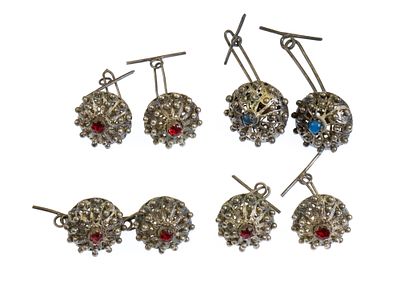 Lot of four pairs of silver buttons. Diameter: 20 cm. Weight: 50 g. approx. made of 800 silver 