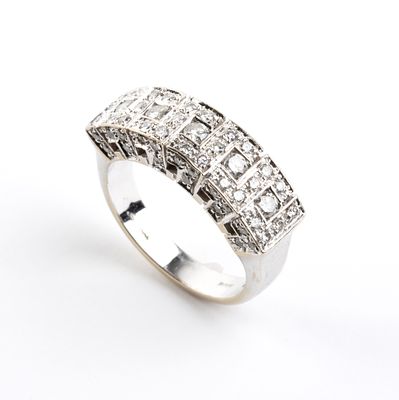 SALVINI - 18k white gold, set with pav&eacute; brilliant-cut diamonds estimated to weight a total of 