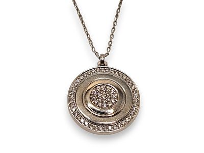 DAMIANI - 18k white gold, a round pendant with a diamond frame and at the centre of which is an 