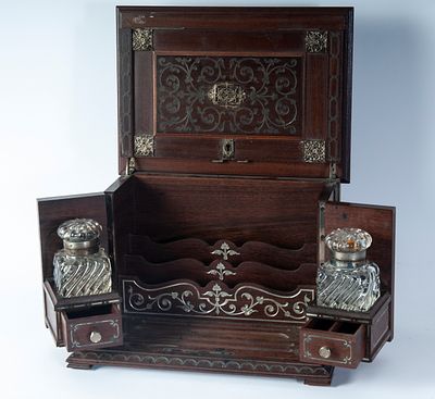 travel inkwell box, England, second half of the 19th century. 19.5 x 29.5 x 21 cm made of wood 