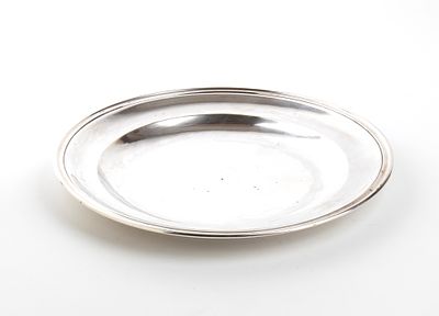 Italian solid silver plate, Genoa, 1784. Diameter: 24 cm. Total weight: 480 g. with a smooth 