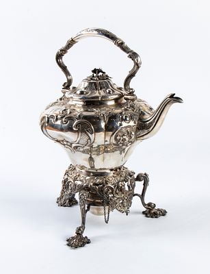 EDWARD FARRELL - Height x width x depth: 29.5 x 28.5 x 23 cm. Weight: 2050 g complete with support 