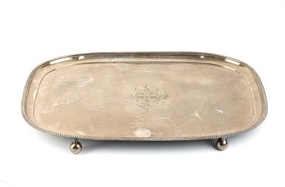 JOHN FOUNTAIN - Height x width x depth: 5 x 69 x 47 cm. Weight: 4630 g oval in shape, with a 