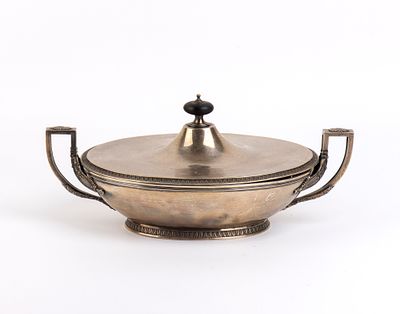 BOSSARD & SON Solid silver Swiss entr&eacute;e dish - Lucerne, late 19th - early 20th century. Height x 