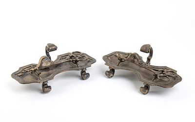 A pair of sterling silver snuffer tray, Europe, 18th - 19th centuries. Height x width x depth: 
