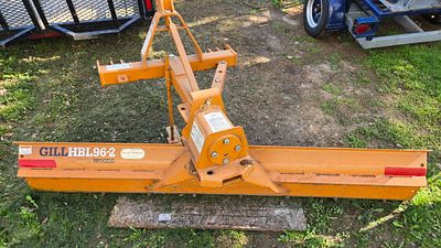 Like new heavy duty 8-foot Woods, 3pt. back blade