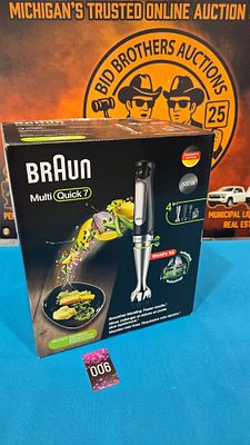 Braun 4 in 1 mixer new in the box. 6% Sales tax applies on this item