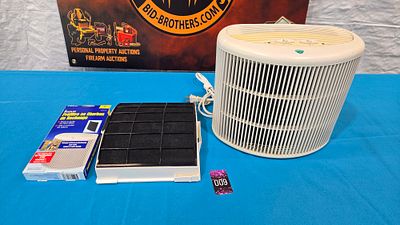Vicks Air Purifier with charcoal filter. 6% Sales tax applies on this item