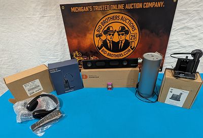 New in box GM OEM rear DVD entertainment accessory kit, new in box Rown Fusny computer headset 
