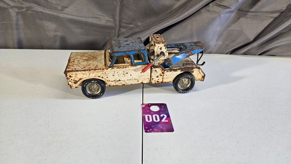 Lot 2: Vintage Tow Truck