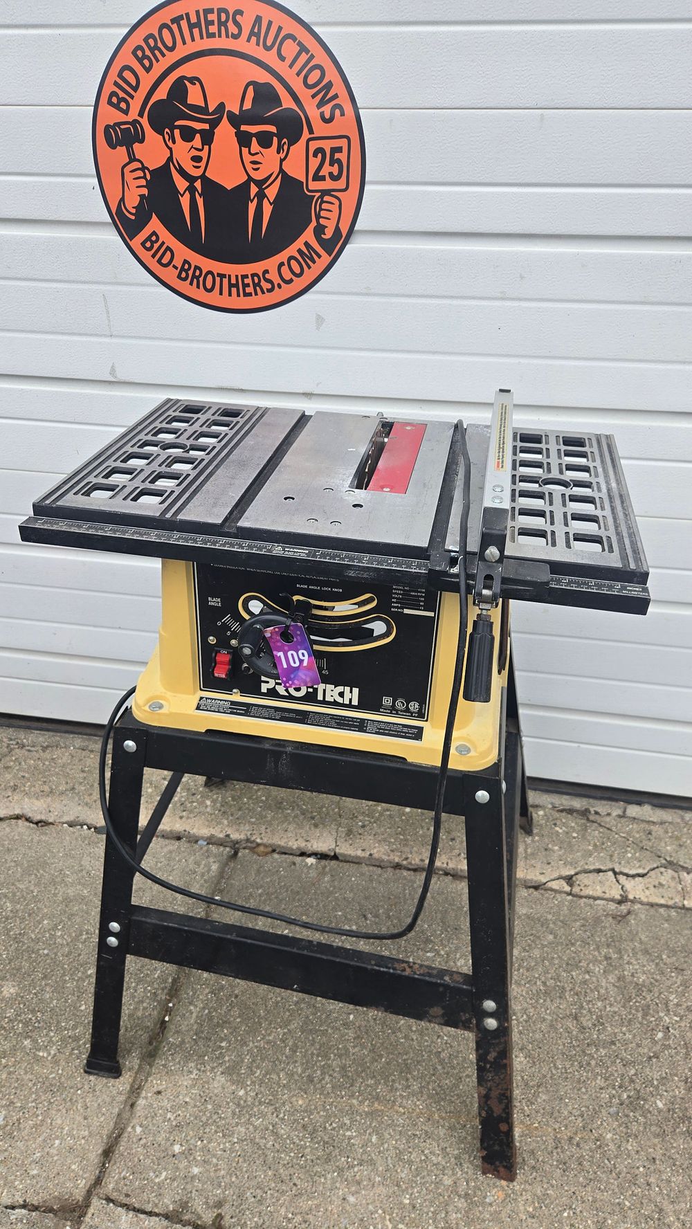 Lot 109: Pro-Tech 10-inch table saw with stand