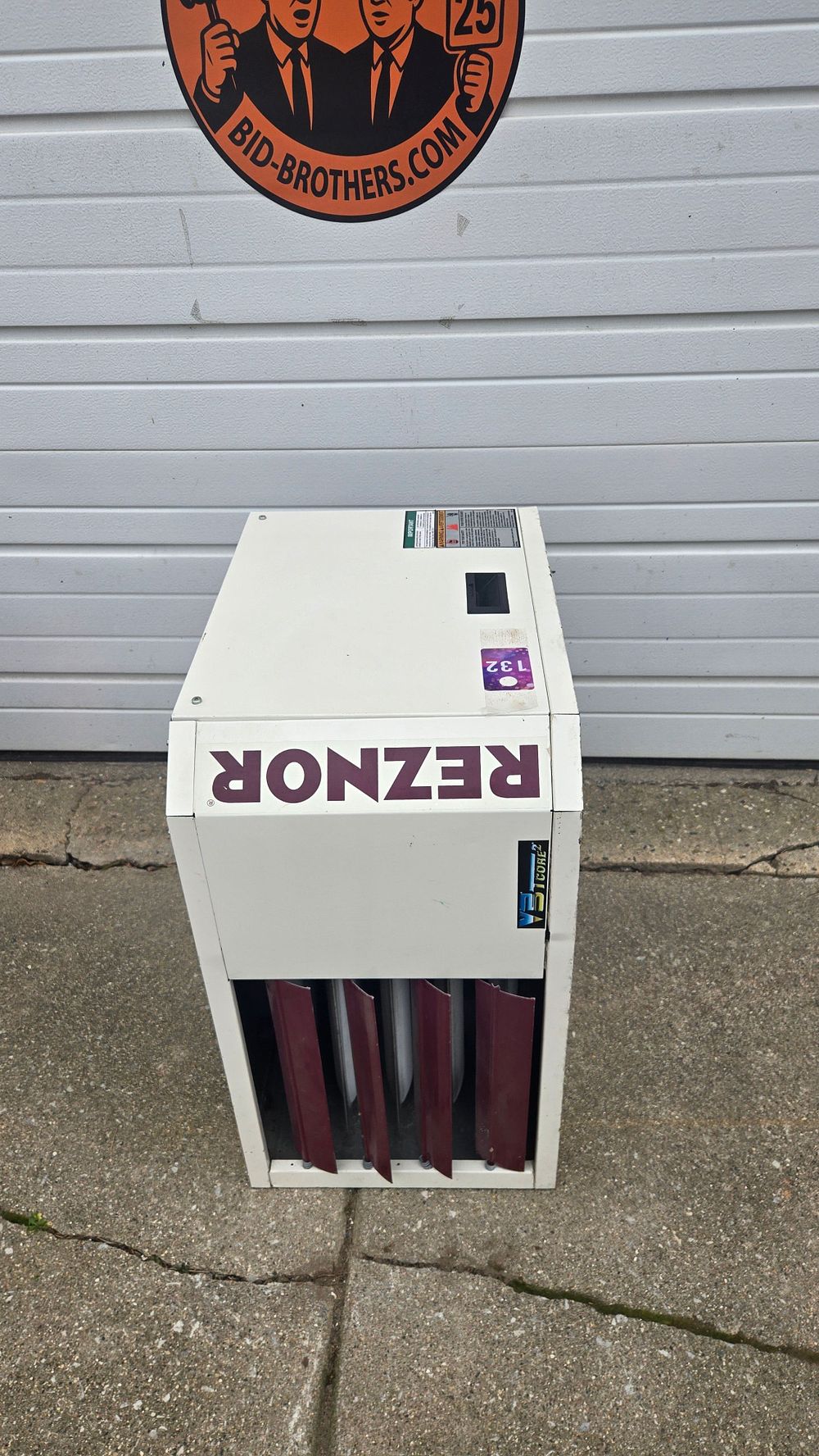 Lot 132: Renzor ceiling mount heater