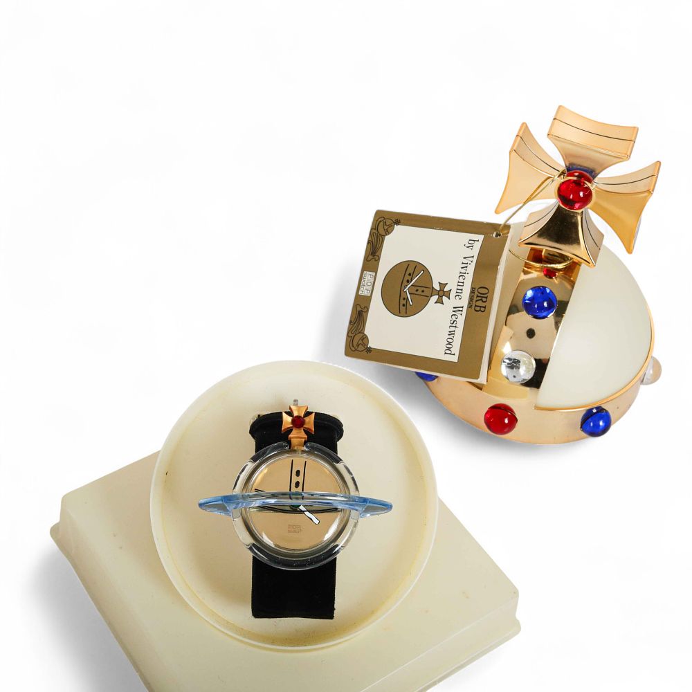 VIVIENNE WESTWOOD (1941 - 2022), RELÓGIO SWATCH SÉRIE ESPECIAL. Relógio da marca Swatch série 