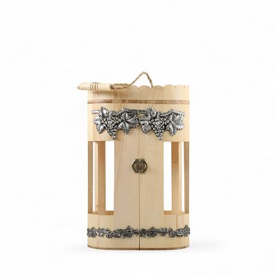 PORTA GARRAFAS EM MADEIRA. Porta garrafas em madeira com aplicações em metal, relevado de motivo 