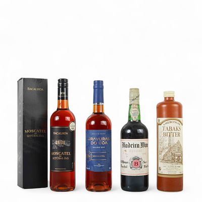 CONJUNTO DE 4 GARRAFAS DE BEBIDAS ESPIRITUOSAS. Conjunto composto por 4 garrafas de vinho: 