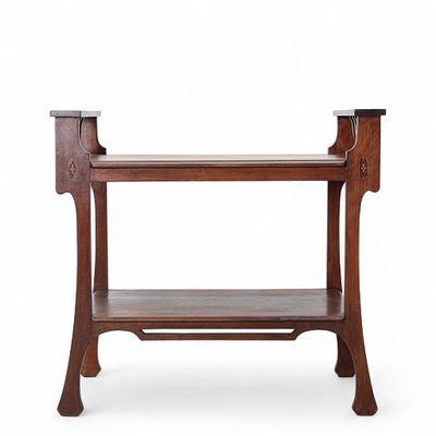 MESA DE APOIO. Mesa de apoio de sala de jantar em madeira de mogno, com duas prateleiras de 