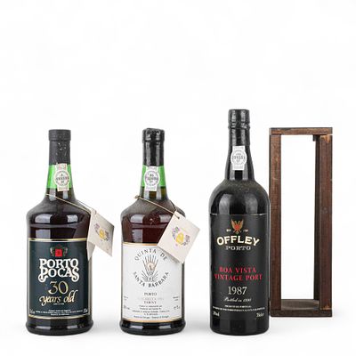 VINHO DO PORTO. Conjunto de tr&ecirc;s garrafas de Vinho do Porto, Quinta de Santa 