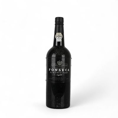 FONSECA VINTAGE PORT 1985. Garrafa de vinho do Porto, Fonseca Vintage Port 1985, 75 cl. 
Sinais 