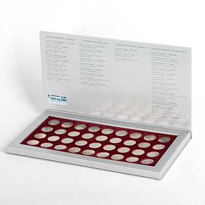 COLE&Ccedil;&Atilde;O DE MEDALHAS REAIS. Conjunto de 36 medalhas em prata 925/1000, contraste cabe&ccedil;a de &Aacute;guia 