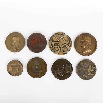 CONJUNTO DE OITO MEDALHAS. Conjunto de oito medalhas em bronze e uma de cobre, "Engenheiro 
