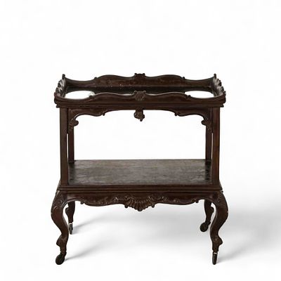 CARRINHO DE CH&Aacute; ESTILO ROM&Acirc;NTICO. Carrinho de ch&aacute;/apoio com dois tampos, em madeira de mogno 