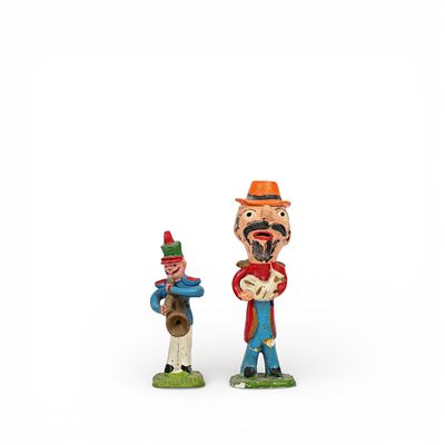 PAR DE FIGURAS EM BARRO FIGURADO. Par de figuras em figurado de Barcelos, com decora&ccedil;&atilde;o 