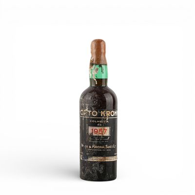 KROHN`S 1957. Garrafa de vinho do Porto Krohn`s colheita 1957, 75 cl. 
Sinais de armazenamento 
