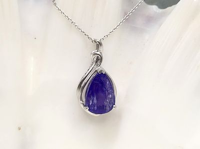 Pear-Cut Certified & Appraised Tanzanite Necklace . GEMSTONE: Tanzanite (Zoisite) - WEIGHT: 