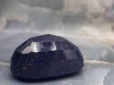 Unmounted Certified Blue Sapphire - 437.55 Carats . Certificate of Appraisal: Prepared by GLA