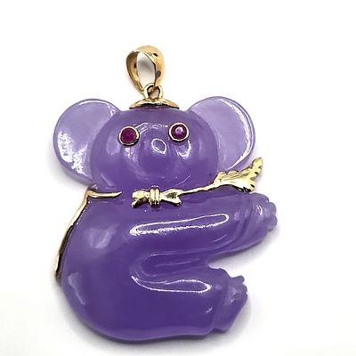 Lavender Jade Koala Bear Pendant with Ruby Eyes. Setting: 14K Yellow Gold 
Main Gemstone: 
